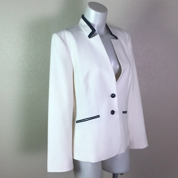 TAHARI WHITE BLAZER BLACK TRIM UPTURNED COLLAR - Picture 2 of 6
